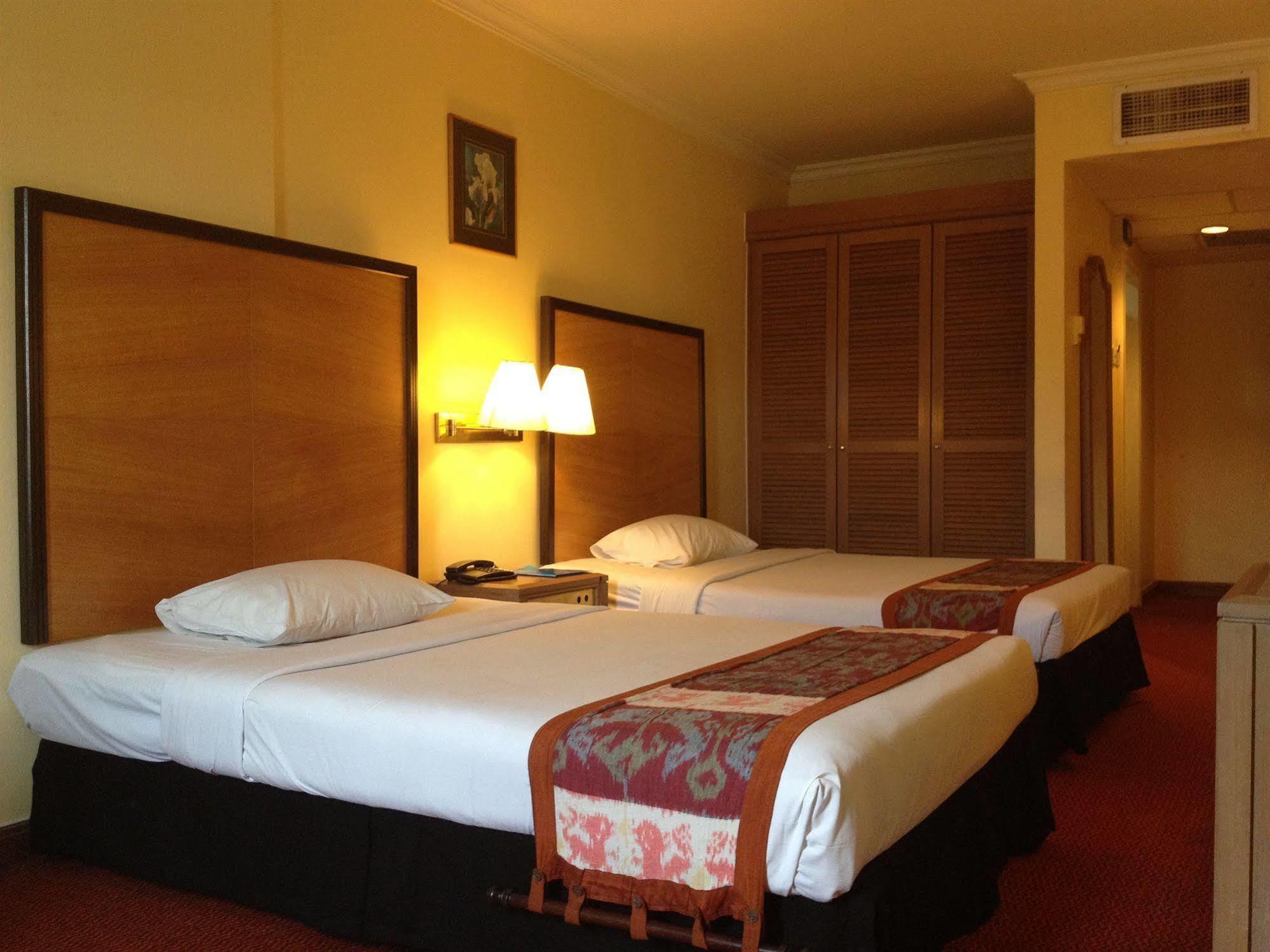 Rhr Hotel קאג'אנג מראה חיצוני תמונה